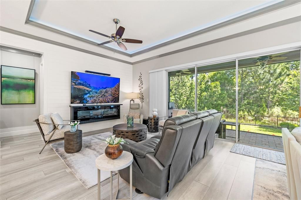 Activo con contrato: $725,000 (4 camas, 3 baños, 2528 Pies cuadrados)