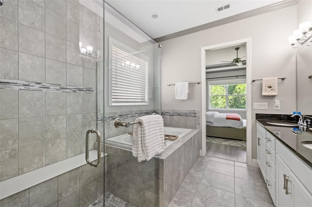 Activo con contrato: $725,000 (4 camas, 3 baños, 2528 Pies cuadrados)