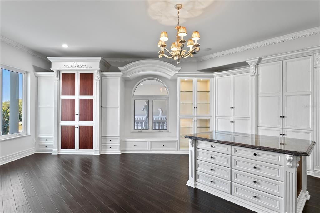 For Sale: $7,999,999 (6 beds, 8 baths, 13711 Square Feet)
