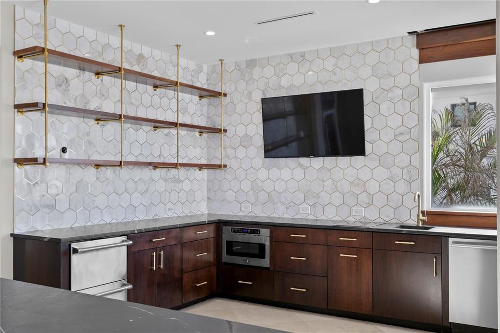 For Sale: $7,999,999 (6 beds, 8 baths, 13711 Square Feet)
