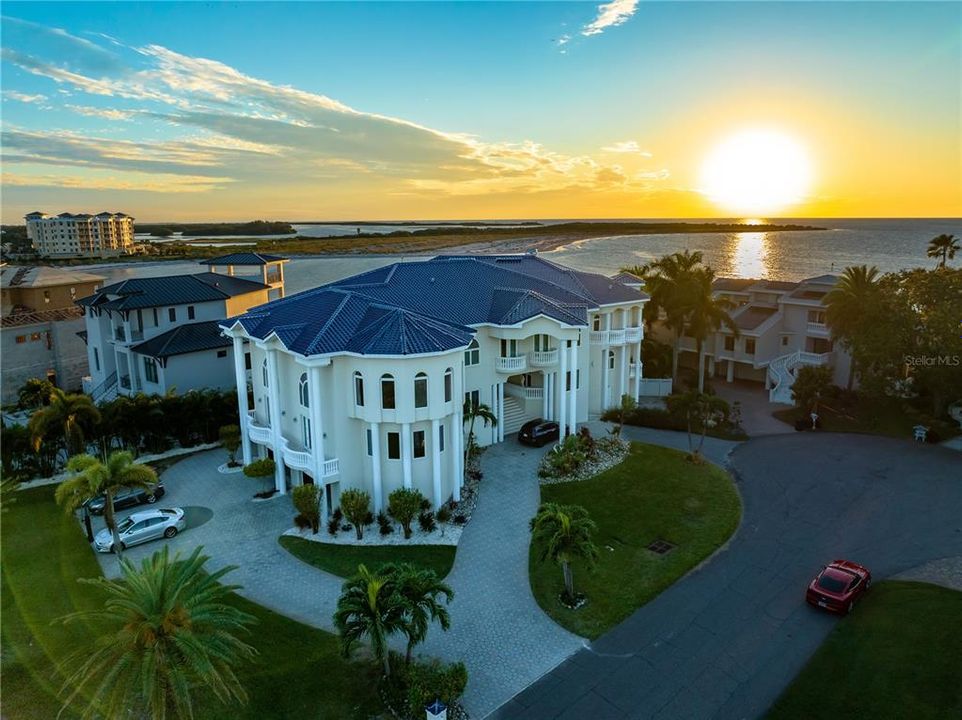For Sale: $7,999,999 (6 beds, 8 baths, 13711 Square Feet)
