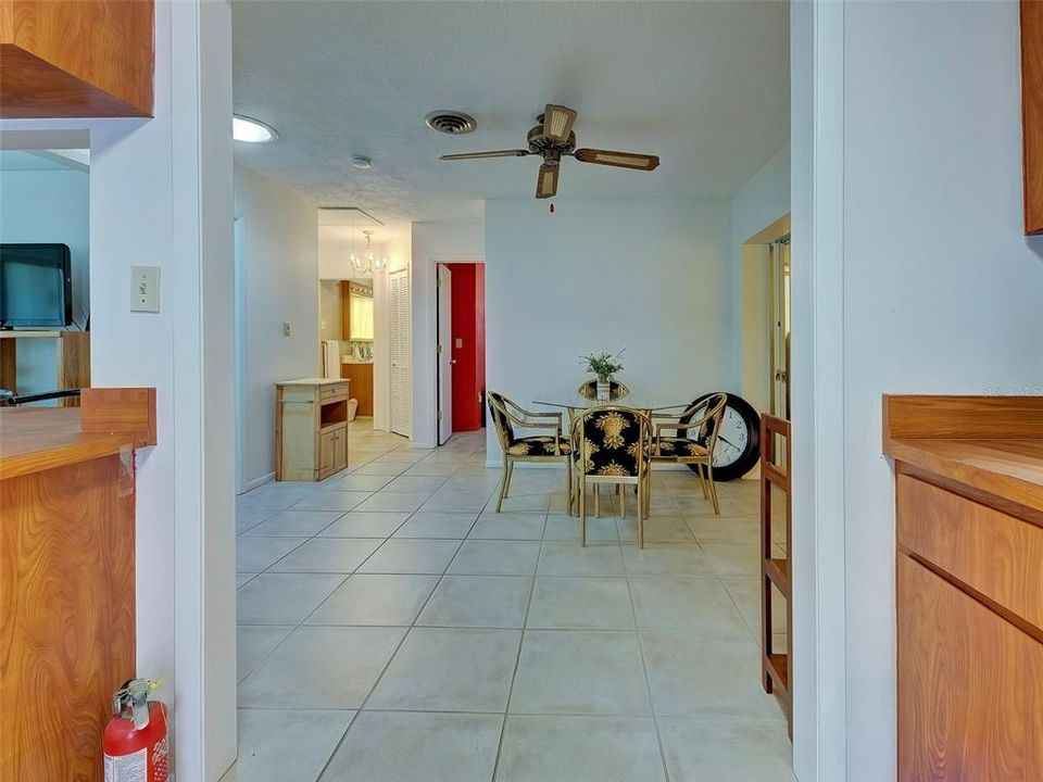 Active With Contract: $245,000 (2 beds, 1 baths, 1060 Square Feet)