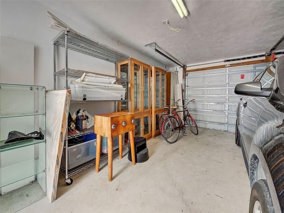 Active With Contract: $245,000 (2 beds, 1 baths, 1060 Square Feet)
