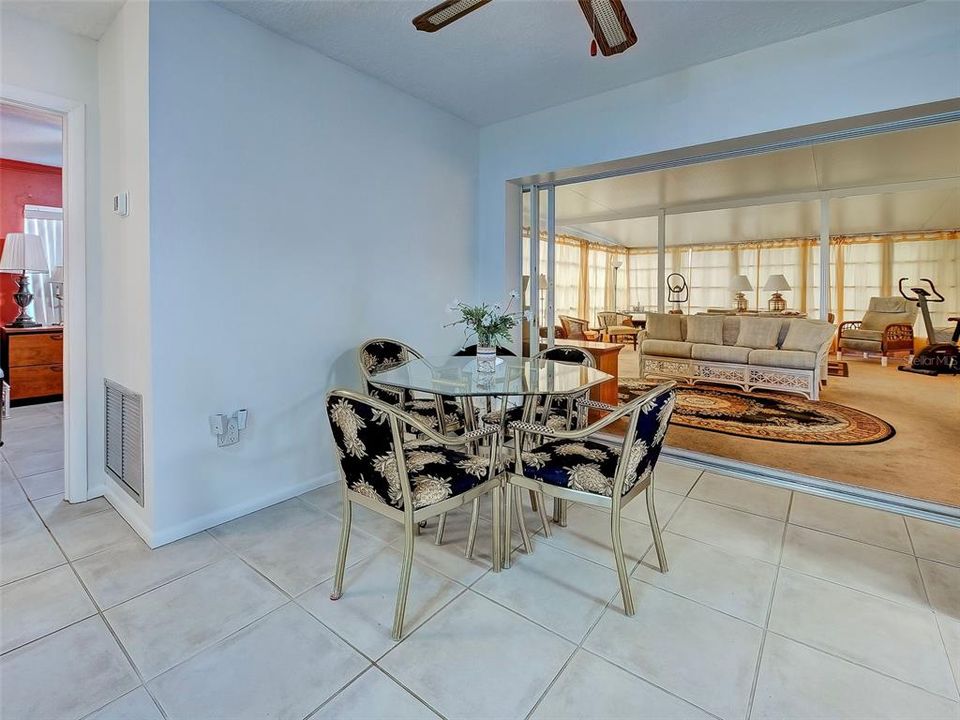 Active With Contract: $245,000 (2 beds, 1 baths, 1060 Square Feet)