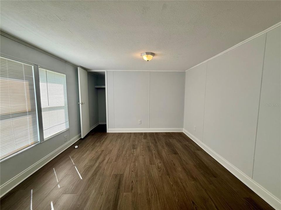 На продажу: $175,000 (2 спален, 2 ванн, 936 Квадратных фут)
