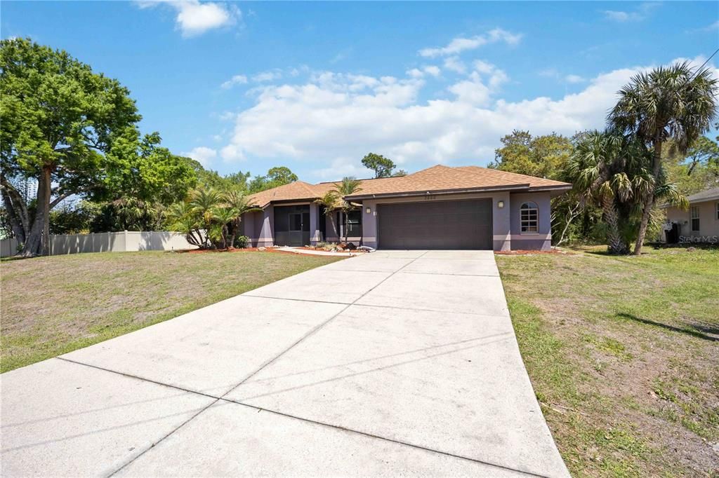 Active With Contract: $444,900 (4 beds, 3 baths, 2148 Square Feet)