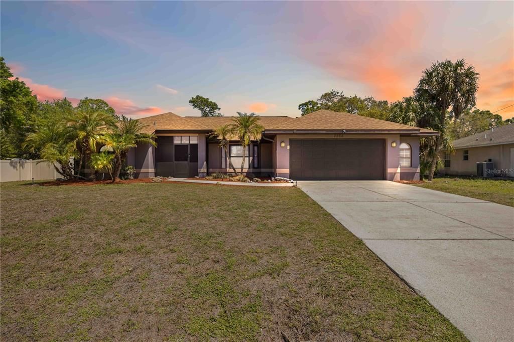 Active With Contract: $444,900 (4 beds, 3 baths, 2148 Square Feet)