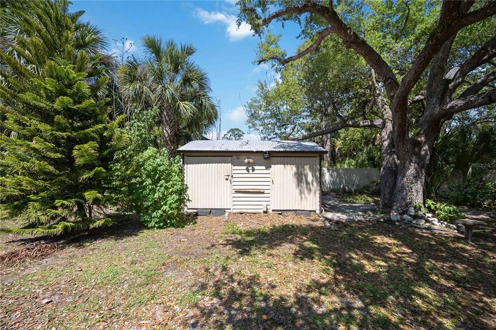 Active With Contract: $444,900 (4 beds, 3 baths, 2148 Square Feet)