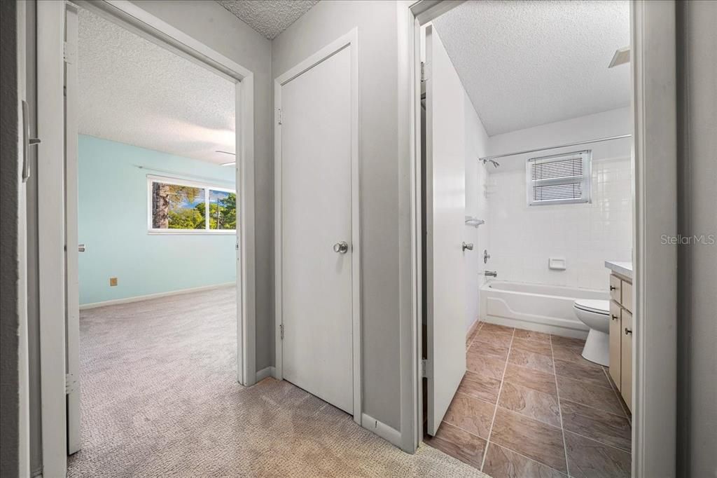 待售: $134,900 (2 贝兹, 2 浴室, 1369 平方英尺)