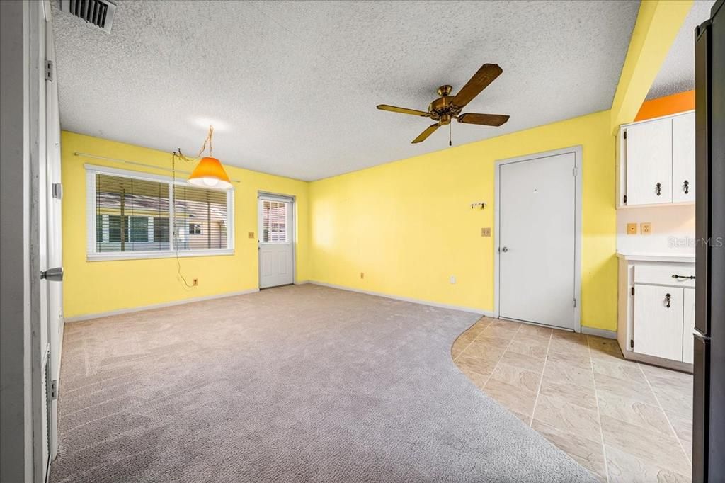 待售: $134,900 (2 贝兹, 2 浴室, 1369 平方英尺)