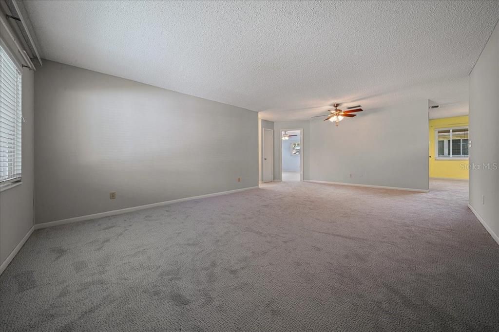 待售: $134,900 (2 贝兹, 2 浴室, 1369 平方英尺)