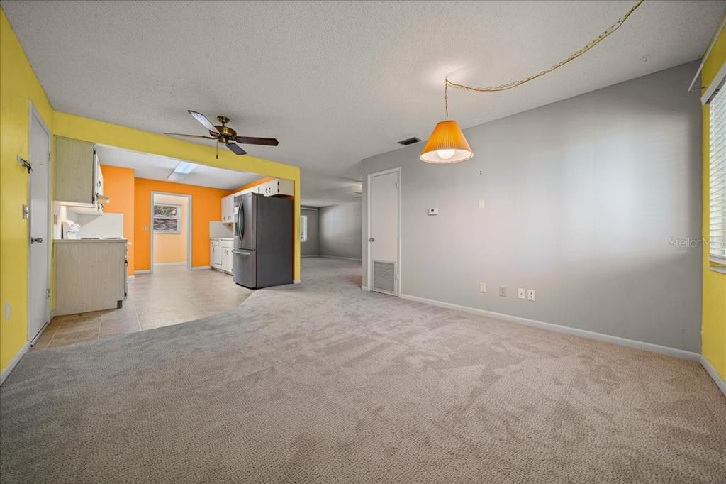 待售: $134,900 (2 贝兹, 2 浴室, 1369 平方英尺)