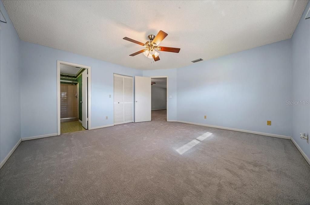 待售: $134,900 (2 贝兹, 2 浴室, 1369 平方英尺)