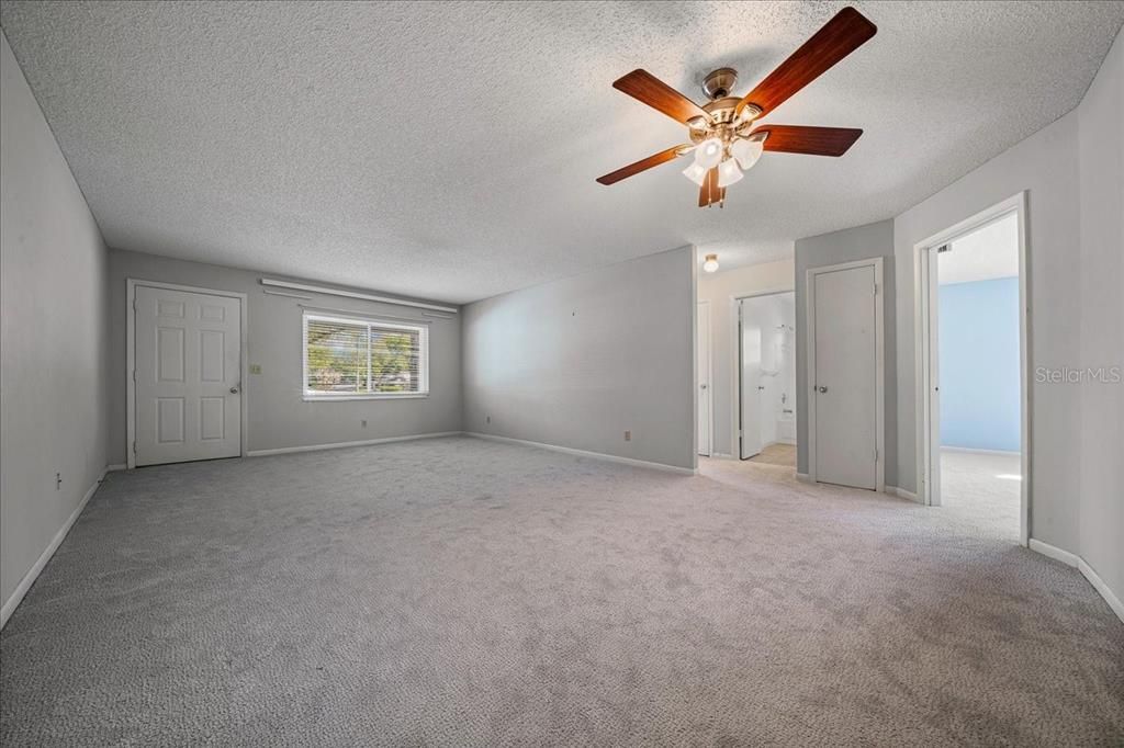 待售: $134,900 (2 贝兹, 2 浴室, 1369 平方英尺)