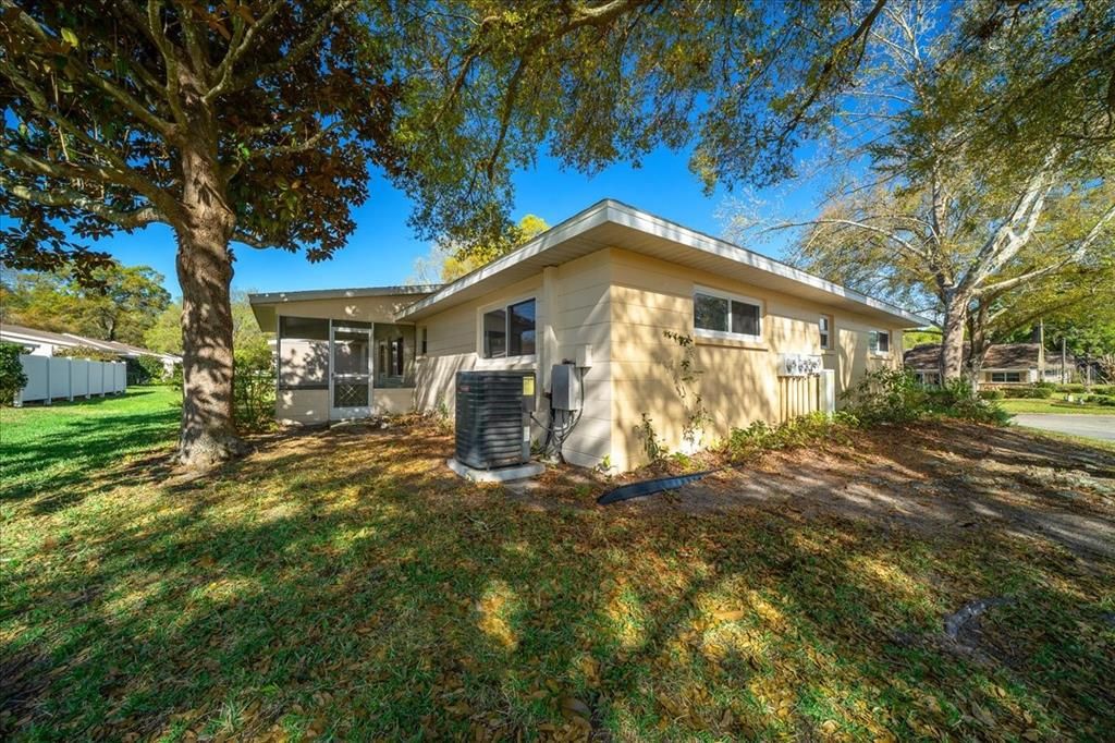 待售: $134,900 (2 贝兹, 2 浴室, 1369 平方英尺)