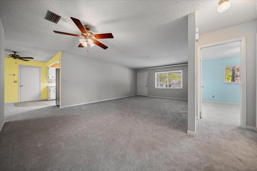 待售: $134,900 (2 贝兹, 2 浴室, 1369 平方英尺)