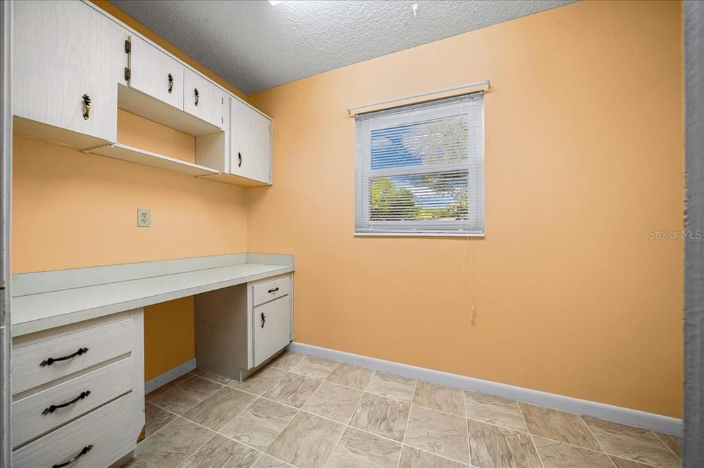 待售: $134,900 (2 贝兹, 2 浴室, 1369 平方英尺)