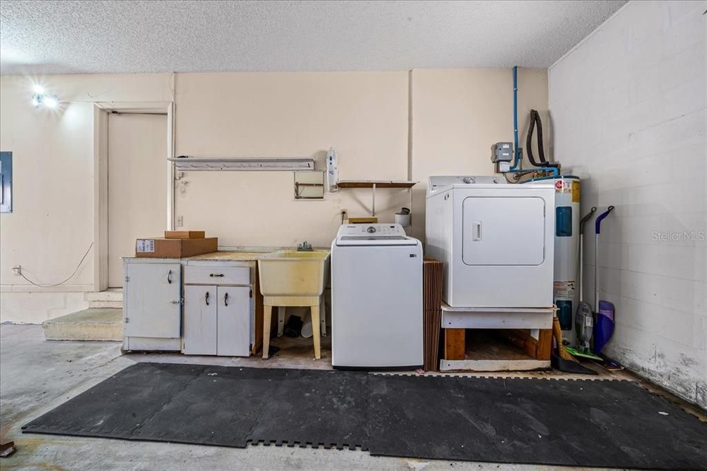 待售: $134,900 (2 贝兹, 2 浴室, 1369 平方英尺)