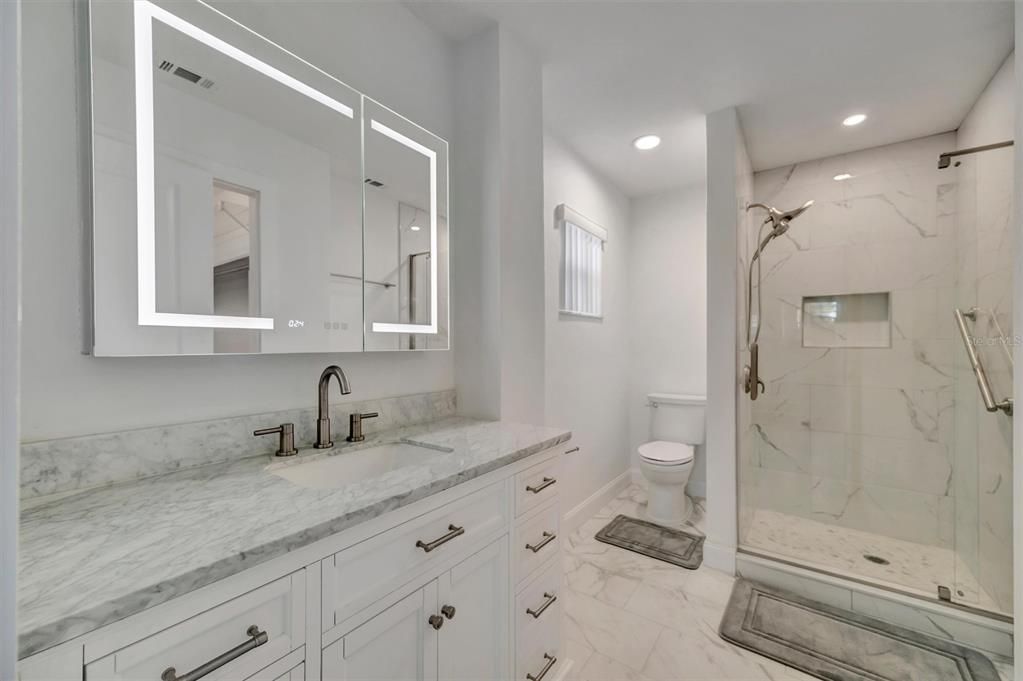 出租: $2,500 (2 贝兹, 2 浴室, 1078 平方英尺)