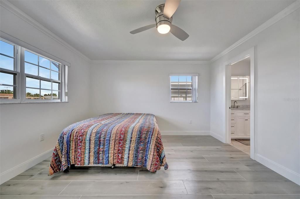 出租: $2,500 (2 贝兹, 2 浴室, 1078 平方英尺)