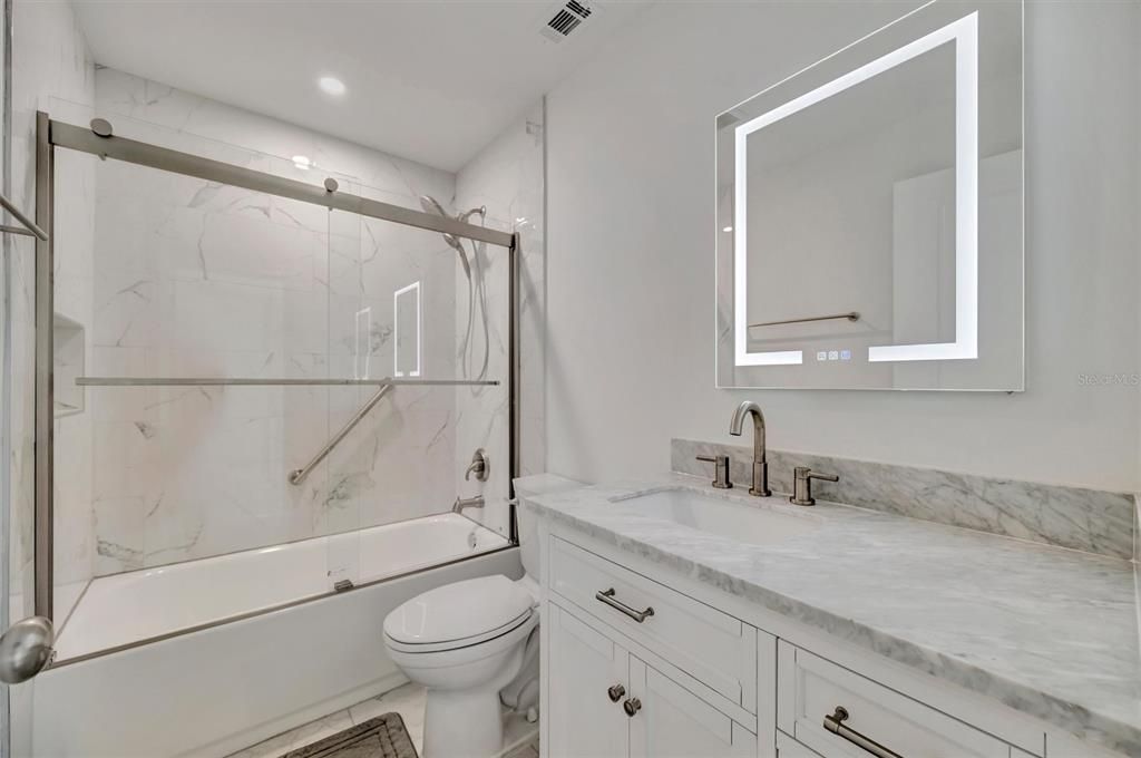 出租: $2,500 (2 贝兹, 2 浴室, 1078 平方英尺)