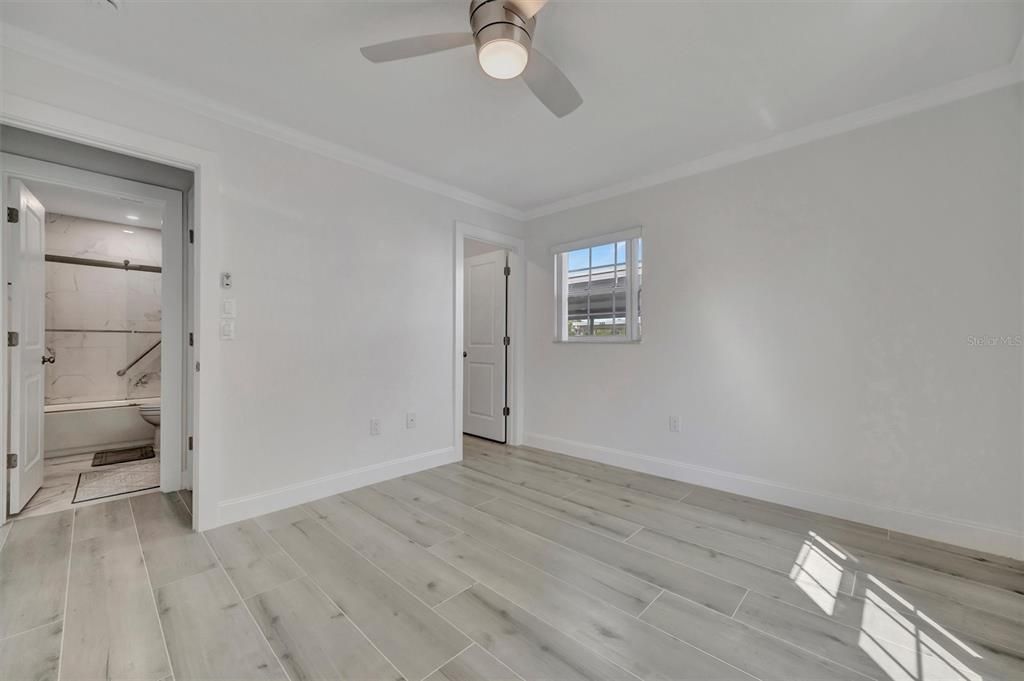 出租: $2,500 (2 贝兹, 2 浴室, 1078 平方英尺)