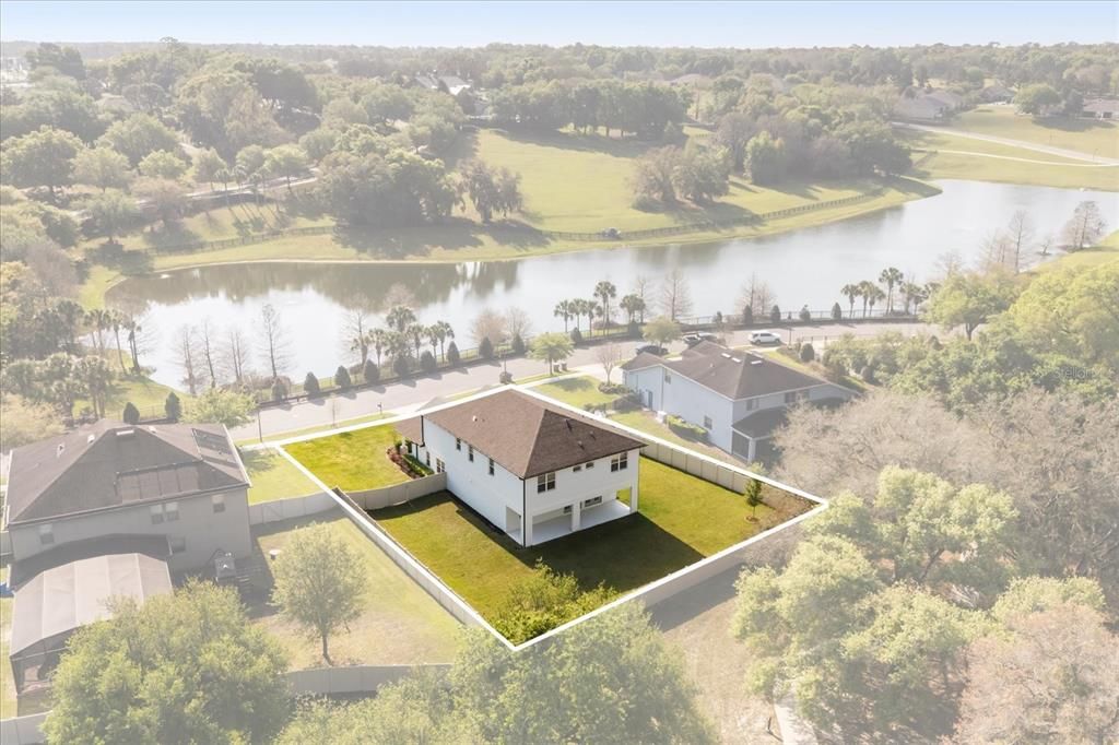 Activo con contrato: $664,500 (5 camas, 4 baños, 3814 Pies cuadrados)