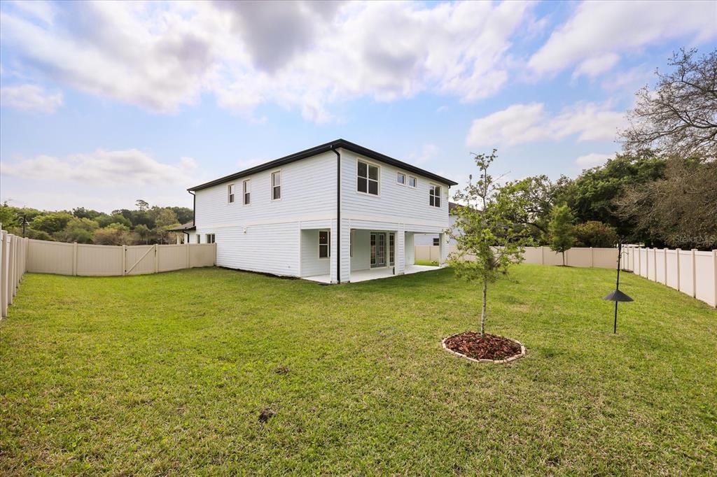 Activo con contrato: $664,500 (5 camas, 4 baños, 3814 Pies cuadrados)