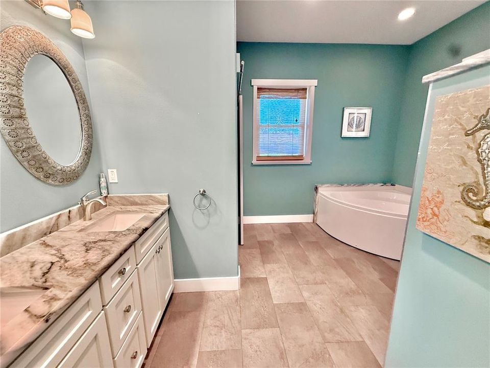 На продажу: $579,000 (3 спален, 2 ванн, 1843 Квадратных фут)