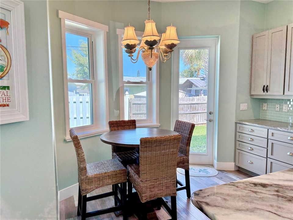 На продажу: $579,000 (3 спален, 2 ванн, 1843 Квадратных фут)