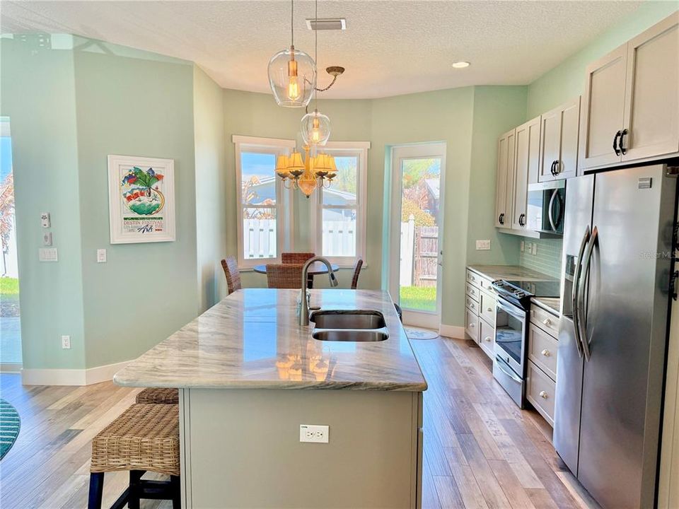 На продажу: $579,000 (3 спален, 2 ванн, 1843 Квадратных фут)