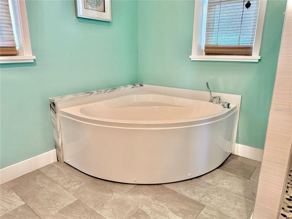 На продажу: $579,000 (3 спален, 2 ванн, 1843 Квадратных фут)