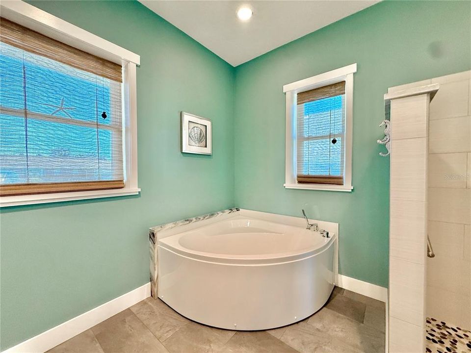 На продажу: $579,000 (3 спален, 2 ванн, 1843 Квадратных фут)