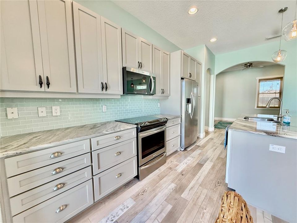 На продажу: $579,000 (3 спален, 2 ванн, 1843 Квадратных фут)