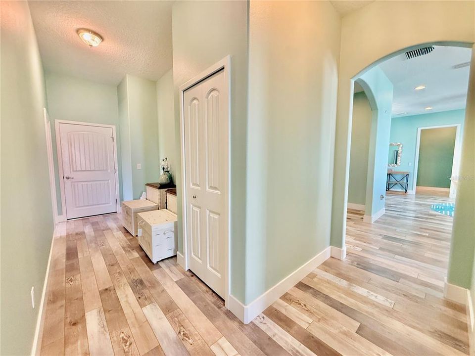 На продажу: $579,000 (3 спален, 2 ванн, 1843 Квадратных фут)