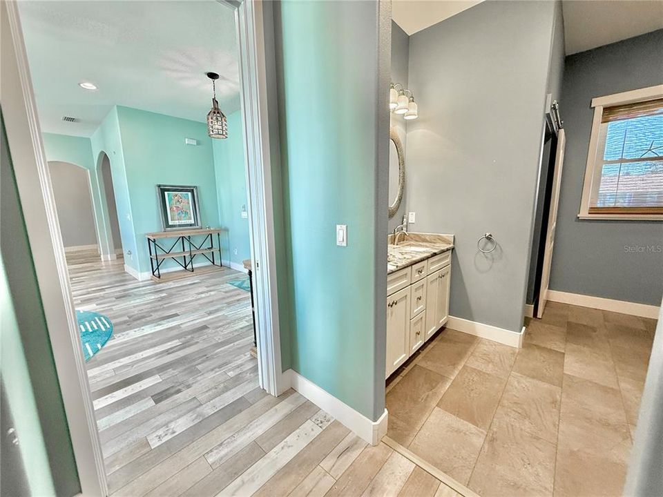 На продажу: $579,000 (3 спален, 2 ванн, 1843 Квадратных фут)