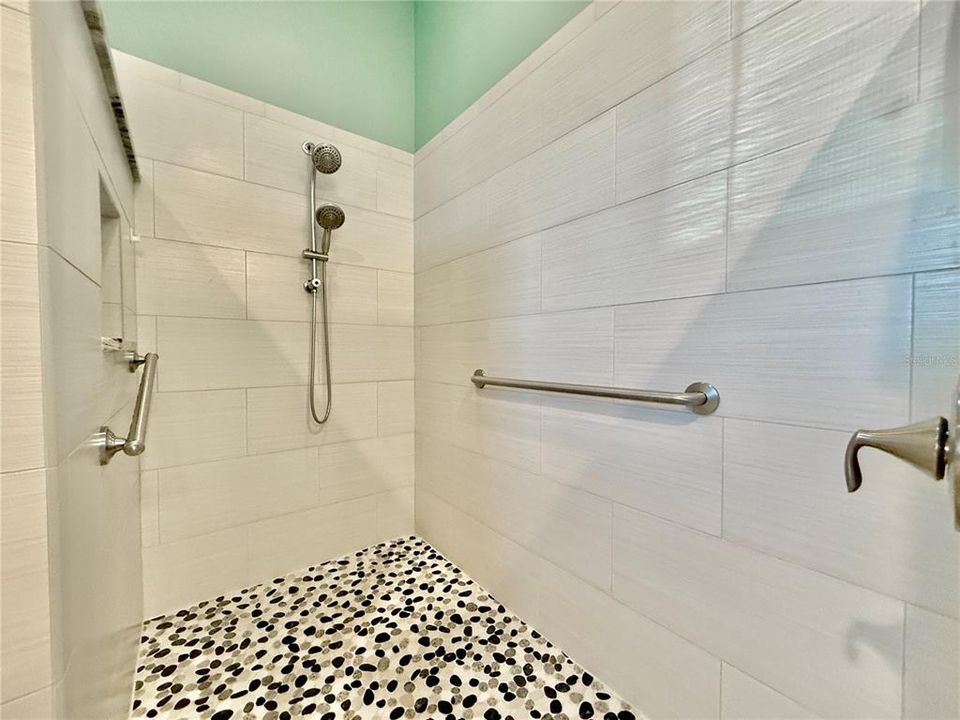 На продажу: $579,000 (3 спален, 2 ванн, 1843 Квадратных фут)