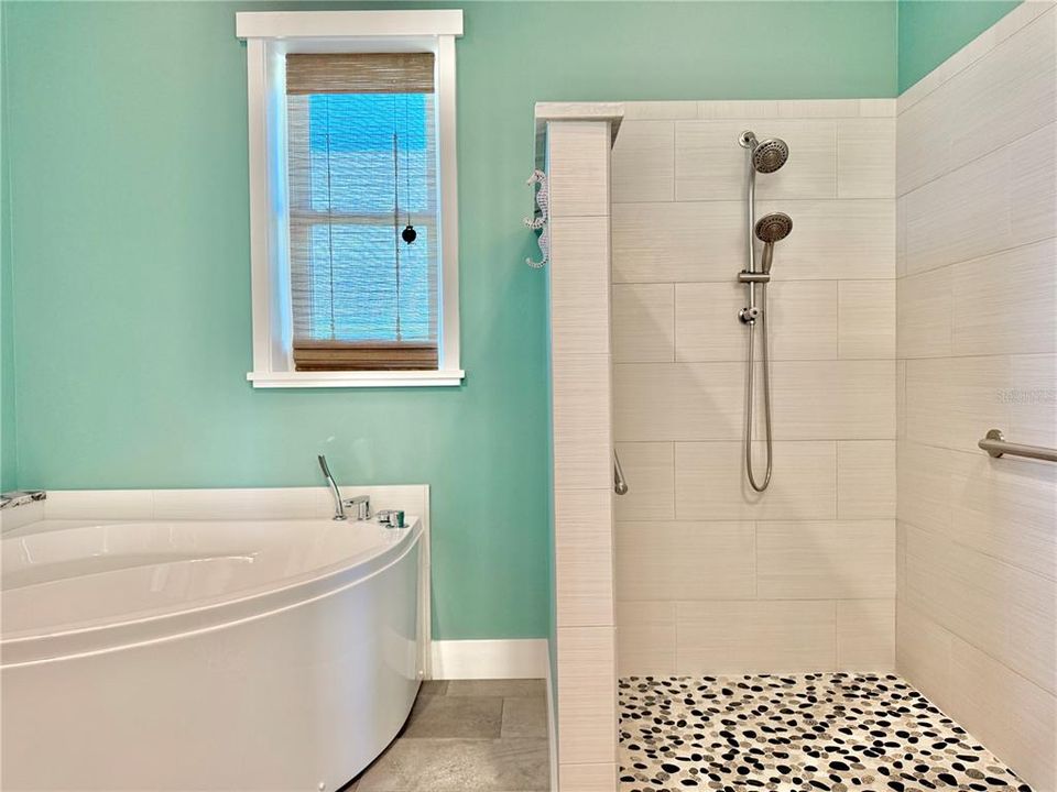 На продажу: $579,000 (3 спален, 2 ванн, 1843 Квадратных фут)