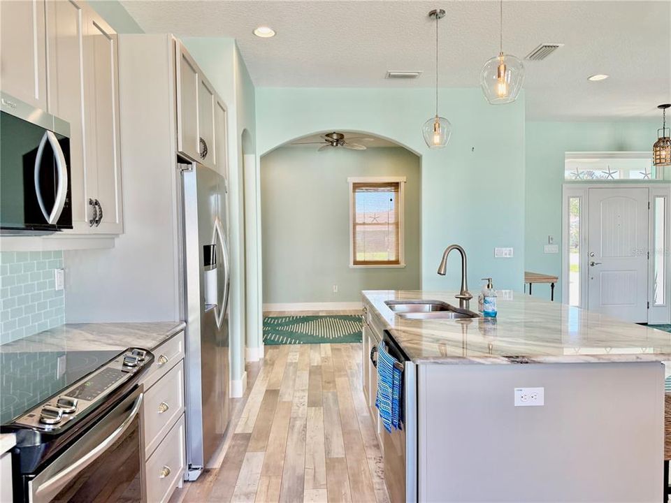 На продажу: $579,000 (3 спален, 2 ванн, 1843 Квадратных фут)