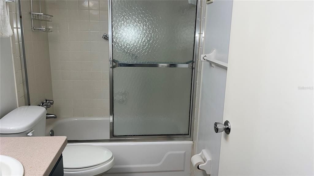 待售: $120,000 (1 贝兹, 1 浴室, 664 平方英尺)