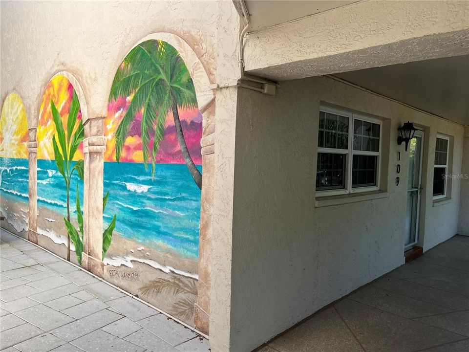 待售: $120,000 (1 贝兹, 1 浴室, 664 平方英尺)