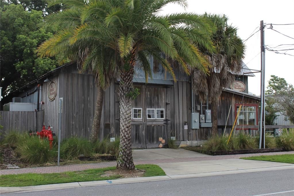 待售: $120,000 (1 贝兹, 1 浴室, 664 平方英尺)