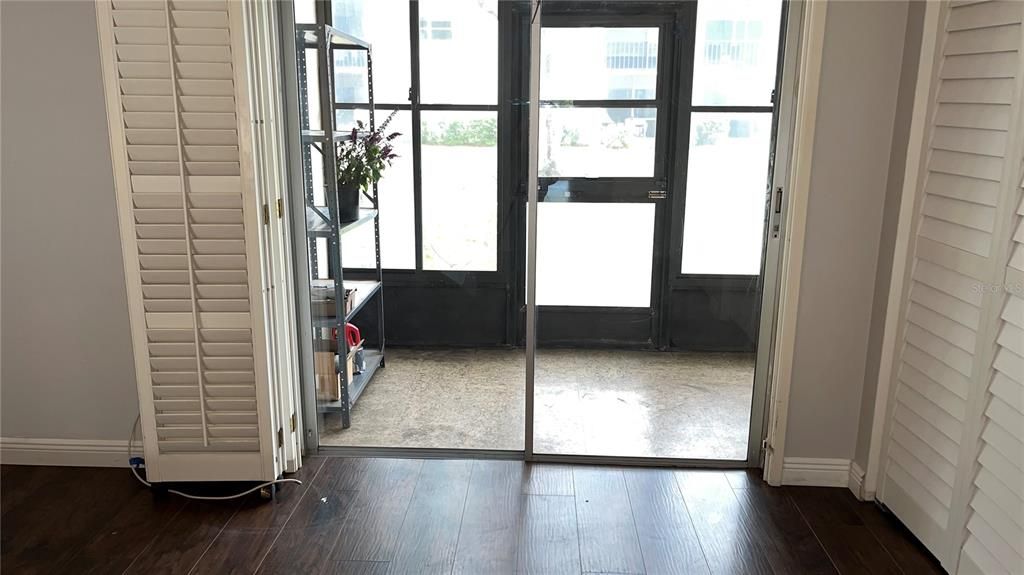 待售: $120,000 (1 贝兹, 1 浴室, 664 平方英尺)