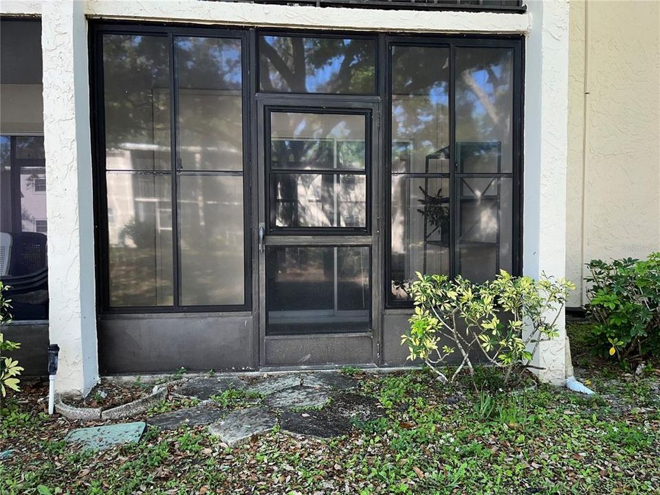 待售: $120,000 (1 贝兹, 1 浴室, 664 平方英尺)