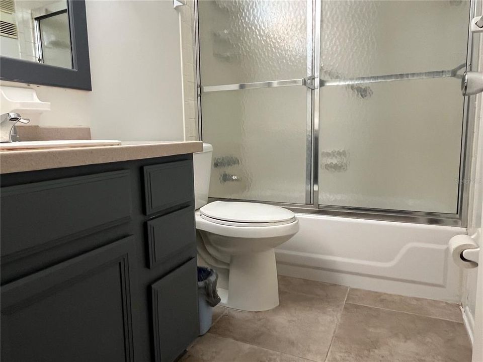 待售: $120,000 (1 贝兹, 1 浴室, 664 平方英尺)