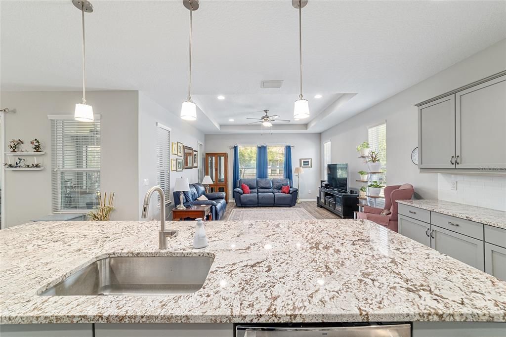 For Sale: $379,900 (2 beds, 2 baths, 2017 Square Feet)