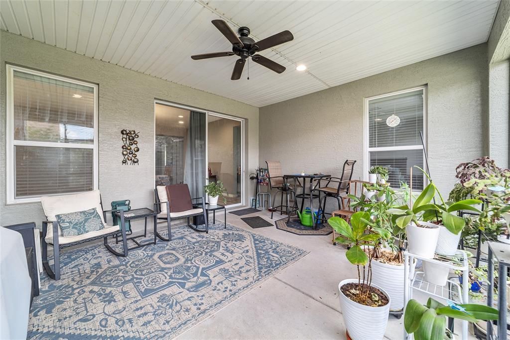 For Sale: $379,900 (2 beds, 2 baths, 2017 Square Feet)
