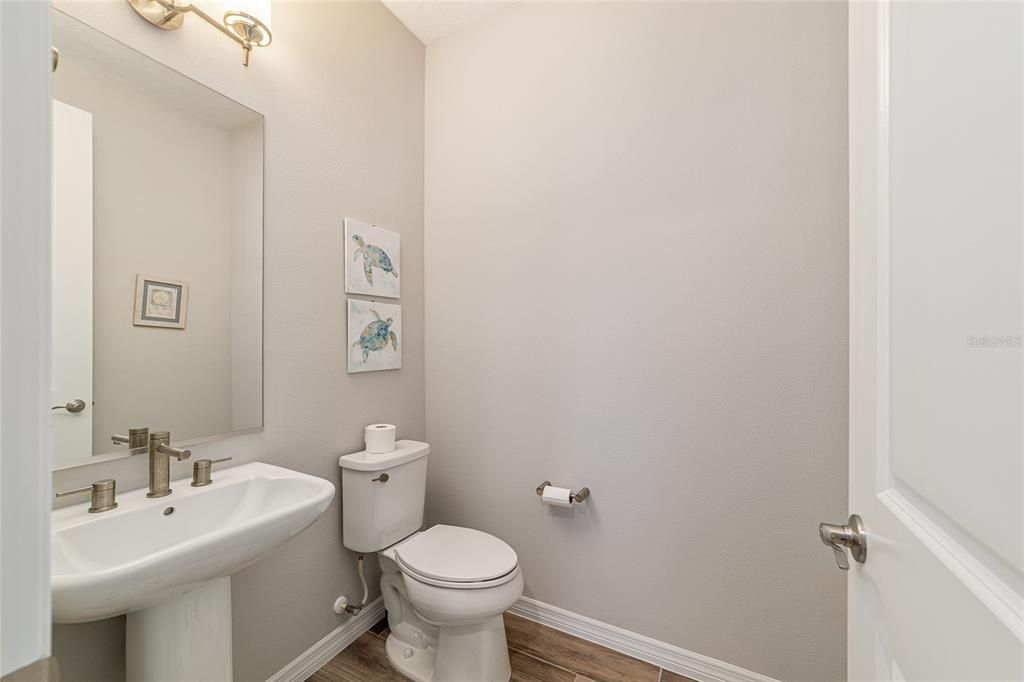 For Sale: $379,900 (2 beds, 2 baths, 2017 Square Feet)