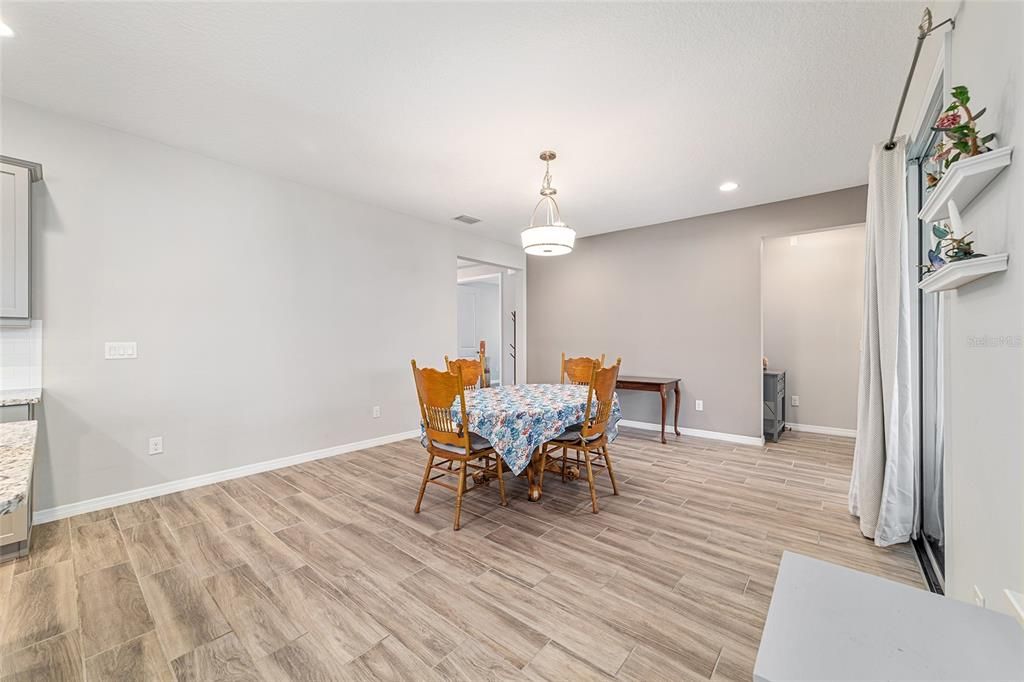 For Sale: $379,900 (2 beds, 2 baths, 2017 Square Feet)