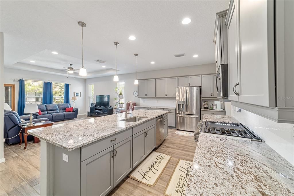 For Sale: $379,900 (2 beds, 2 baths, 2017 Square Feet)